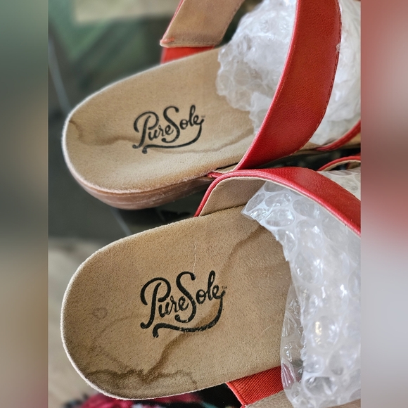 2 pair leather sandals - Picture 6 of 7